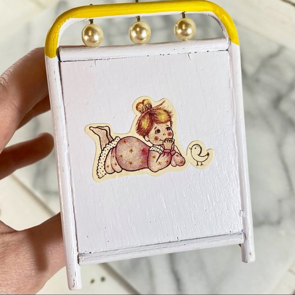 Dollhouse Crib from 1960's Metal w/ Pearls - Picture 7 of 7